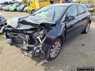Coche accidentado Opel Astra Astra J (PC6/PD6/PE6/PF6), Hatchback 5-drs, 2009 / 2015 1.4 16V ecoFLEX 2011/10