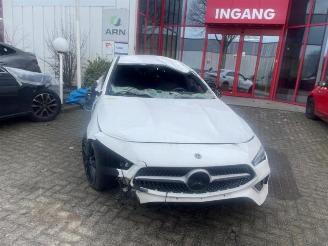 damaged passenger cars Mercedes Cla-klasse CLA (118.3), Sedan, 2019 1.5 CLA-180d 2020/1