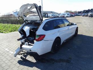 Vaurioauto  machines BMW 3-serie Touring 320d 2013/6