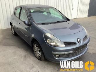 occasion passenger cars Renault Clio Clio III (BR/CR), Hatchback, 2005 / 2014 1.6 16V 2006/7