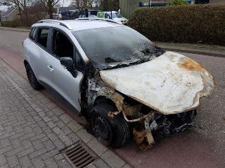 uszkodzony samochody osobowe Renault Clio 1.5 Energy dCi 75 FAP (7R04; 7RN4) 2013/8