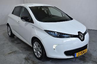 rozbiórka samochody osobowe Renault Zoé R110 Limited 40 2019/6