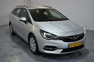 rozbiórka samochody osobowe Opel Astra SPORTS TOURER 2019/11
