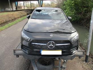 Unfallwagen Mercedes A-klasse  2019/1