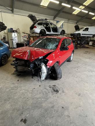 uszkodzony samochody osobowe Nissan Qashqai 1.6 DCI 2013/1