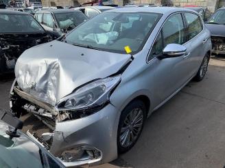 Voiture accidenté Peugeot 208 208 I (CA/CC/CK/CL), Hatchback, 2012 / 2019 1.6 Blue HDi 100 2016/4