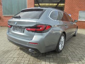BMW 5-serie 520d xDrive Hybride Professional 190pk picture 2