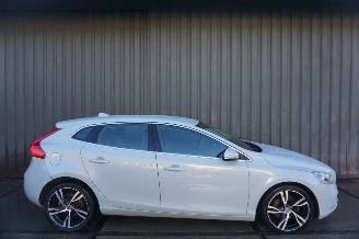 Auto incidentate Volvo V-40 1.6 D2 84kW Automaat Momentum 2014/1