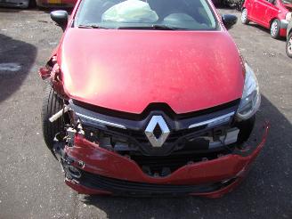 Damaged car Renault Clio  2014/1