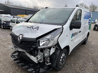 Damaged car Renault Trafic 1.6 DCI 2018/3