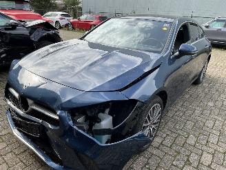 uszkodzony samochody osobowe Mercedes Cla-klasse 250e Shooting Break Business Sol Luxury line Automaat 2022/3