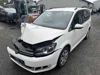 damaged commercial vehicles Volkswagen Touran 1.2 TSI Comfortline 2011/9