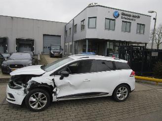 uszkodzony samochody ciężarowe Renault Clio 1.5dci Estate AIRCO NAVI E6 2017/7