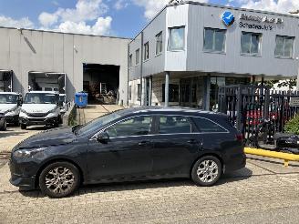 disassembly commercial vehicles Kia Ceed Combi 1.0tgdi 88kW 2022/2