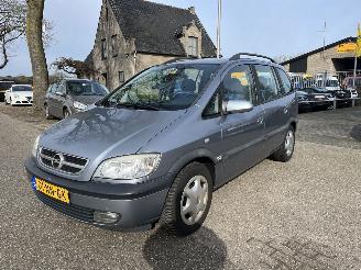 uszkodzony samochody osobowe Opel Zafira -A 1.6i-16V Comfort, 7 PERSOONS, AIRCO 2003/12