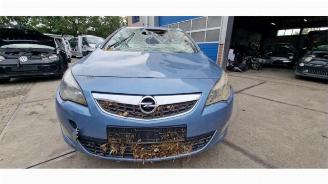 uszkodzony samochody ciężarowe Opel Astra Astra J Sports Tourer (PD8/PE8/PF8), Combi, 2010 / 2015 1.4 Turbo 16V 2011/9