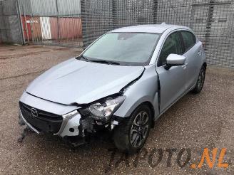 Voiture accidenté Mazda 2 2 (DJ/DL), Hatchback, 2014 1.5 SkyActiv-G 90 2018/6