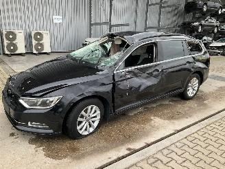 Damaged car Volkswagen Passat  2016/7