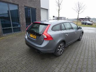 Volvo V-60 1.5 T2 POLAR+ DYN. AUTOMAAT picture 3