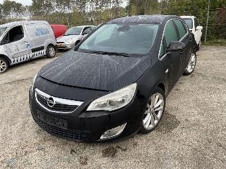 Voiture accidenté Opel Astra J (PC6/PD6/PE6/PF6) Hatchback 5-drs 1.4 Turbo 16V (Euro 5) 2010/1