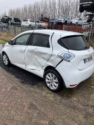 damaged passenger cars Renault Zoé batterij  inbegrepen 2016/6