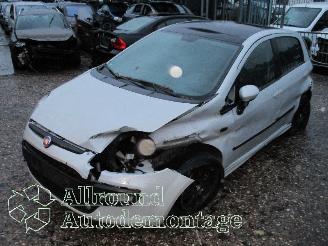 uszkodzony samochody ciężarowe Fiat Punto Punto Evo (199) Hatchback 1.3 JTD Multijet 85 16V (199.B.4000(Euro 5))=
 [62kW]  (10-2009/02-2012) 2011/2