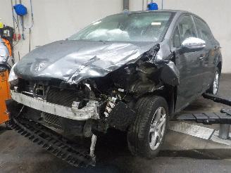 Damaged car Peugeot 208 208 I (CA/CC/CK/CL) Hatchback 1.2 Vti 12V PureTech 82 (EB2F(HMZ)) [60k=
W]  (03-2012/12-2019) 2013/3