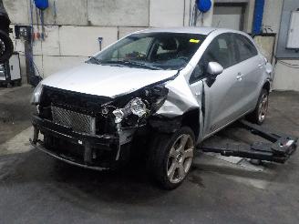 demontáž osobní automobily Kia Rio Rio III (UB) Hatchback 1.2 CVVT 16V (G4LA5) [63kW]  (09-2011/12-2017) 2012/2