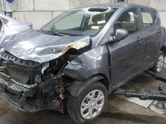 skadebil auto Hyundai I-10 i10 (B5) Hatchback 1.0 12V (G3LA) [49kW]  (12-2013/06-2020) 2014/7