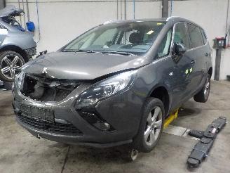 Salvage car Opel Zafira Zafira Tourer (P12) MPV 1.4 Turbo 16V EcoFLEX (A14NET(Euro 5)) [103kW]=
  (10-2011/05-2016) 2013/1
