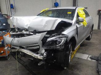 skadebil auto Mercedes A-klasse A (W176) Hatchback 1.6 A-180 16V (M270.910) [90kW]  (09-2012/05-2018) 2013