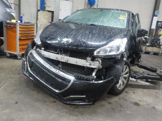 demontáž osobní automobily Peugeot 208 208 I (CA/CC/CK/CL) Hatchback 1.2 Vti 12V PureTech 82 (EB2F(HMZ)) [60k=
W]  (03-2012/12-2019) 2016/0