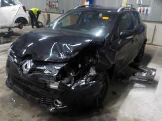 uszkodzony samochody osobowe Renault Clio Clio IV Estate/Grandtour (7R) Combi 5-drs 1.5 Energy dCi 75 FAP (K9K-6=
12) [55kW]  (01-2013/08-2021) 2015
