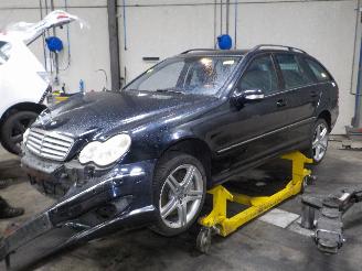 rozbiórka samochody osobowe Mercedes C-klasse C Combi (S203) Combi 3.0 C-320 CDI V6 24V (OM642.910) [165kW]  (06-200=
5/08-2007) 2006/0