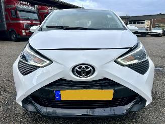 Toyota Aygo 1.0 VVT-i 72pk X-Play 5drs - 31dkm nap - camera - airco - cruise - aux - usb - bleutooth - stuurbediening picture 65