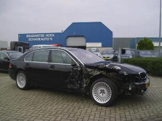 Damaged car BMW 7-serie 750 il limousine 2005/7