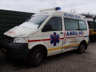 skadebil auto Volkswagen Transporter t 5  1.9 tdi ambulance 2006/3