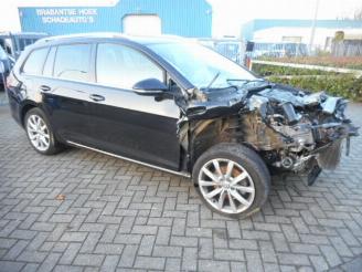Voiture accidenté Volkswagen Golf GOLF 7  1.6 TDI 81 kw / 110 pk variant HIGHLINE AUTO 7 FULL nwpr € 38000 2015/3