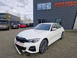 Salvage car BMW 3-serie 320i AUTOM / M-PAKKET / 33 DKM 2019/5