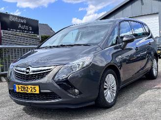 Vaurioauto  passenger cars Opel Zafira 1.6 CDTI Pano Navi 7-PERS 2014/12
