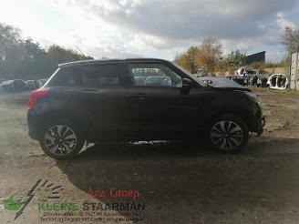 dommages scooters Suzuki Swift Swift (ZC/ZD), Hatchback 5-drs, 2017 1.0 Booster Jet Turbo 12V 2018/6