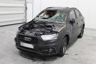Voiture accidenté Audi Q3  2014/9