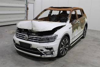 Vaurioauto  passenger cars Volkswagen Tiguan  2019/4