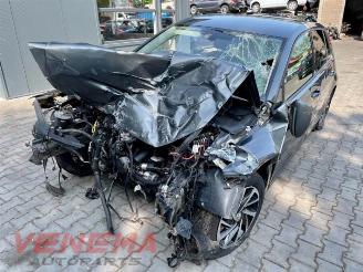 skadebil auto Volkswagen Golf  2018