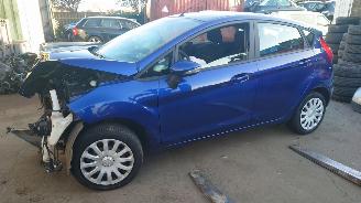 krockskadad bil auto Ford Fiesta 2013 1.0 XMJA Blauw Deep Impact Blue onderdelen 2013/10