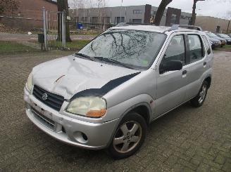 Coche accidentado Suzuki Ignis  2001/3
