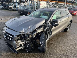 damaged commercial vehicles Mercedes GLA  2018/1