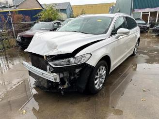 uszkodzony samochody osobowe Ford Mondeo Mondeo V Wagon, Combi, 2014 2.0 TDCi 150 16V 2019/8