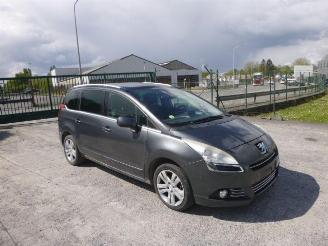 Peugeot 5008 2.0 HDI AUTO 7 PLACE picture 1
