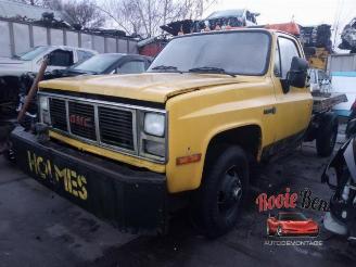 damaged commercial vehicles GMC Sierra  1986/1